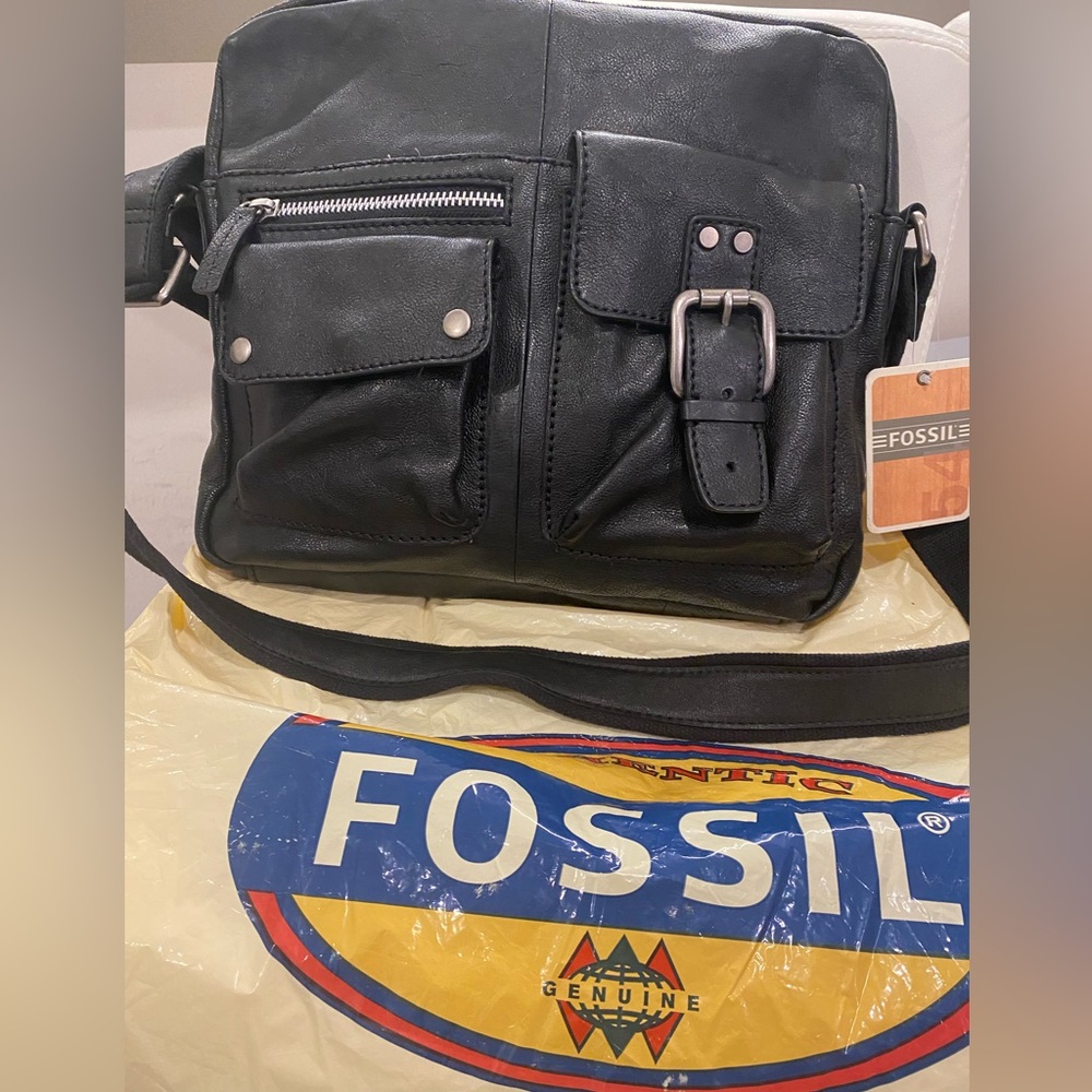 NWT, Leather Fossil Messenger Bag